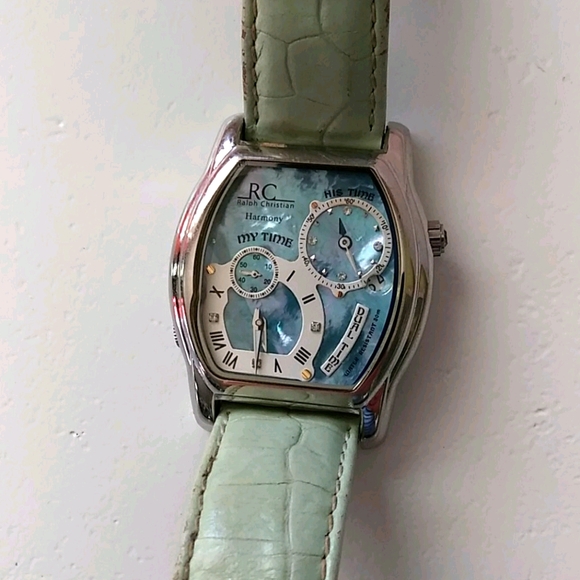 Watch - Picture 1 of 3